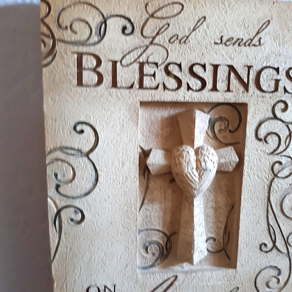ARTISAN CERAMIC DISTRESSED WALL CROSS PLAQUE NEW! - Picture 3 of 4